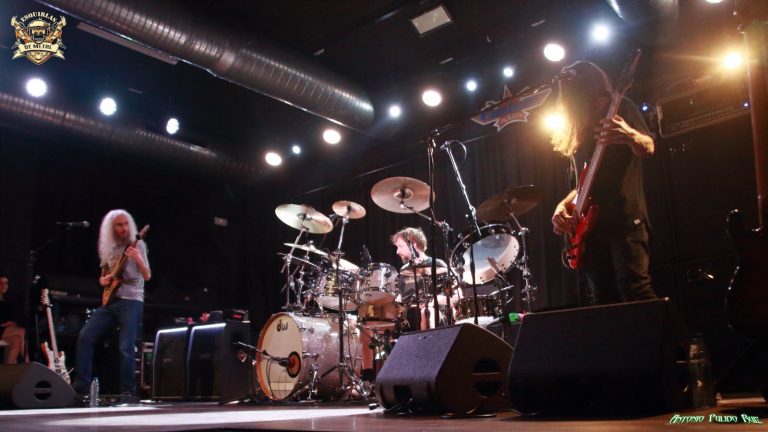 The Aristocrats en la sala Custom