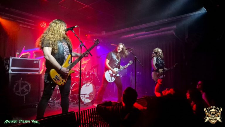 Toxikull demostrando la vigencia del Heavy Metal más clásico.