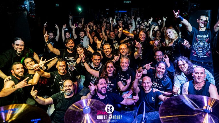 EMF esquirlitos en el escenario